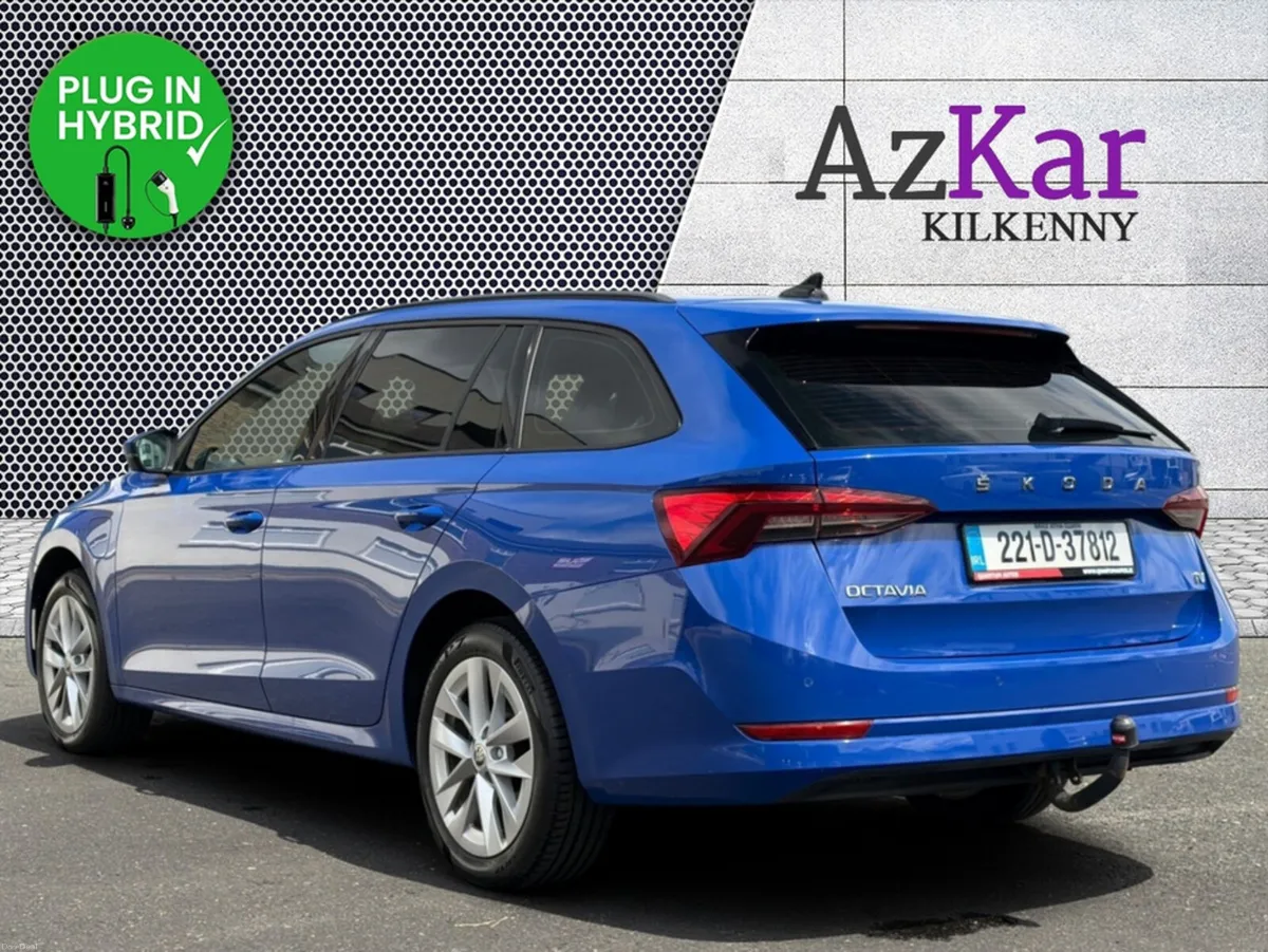 Skoda Octavia 2022 SE TECH 1.4 PETROL PLUG IN HYBR - Image 6