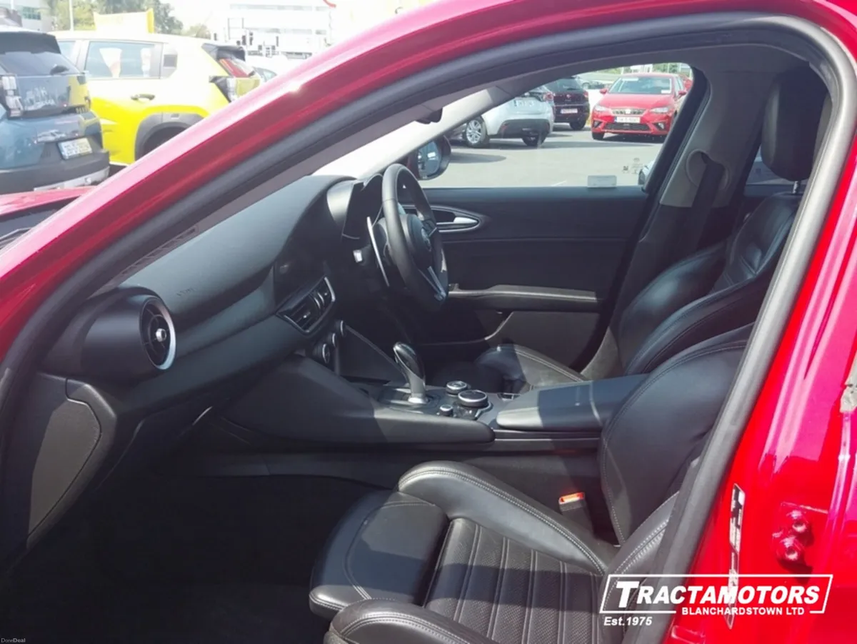 Alfa Romeo Giulia 2.0 VELOCE TURBO 280BHP - Image 4