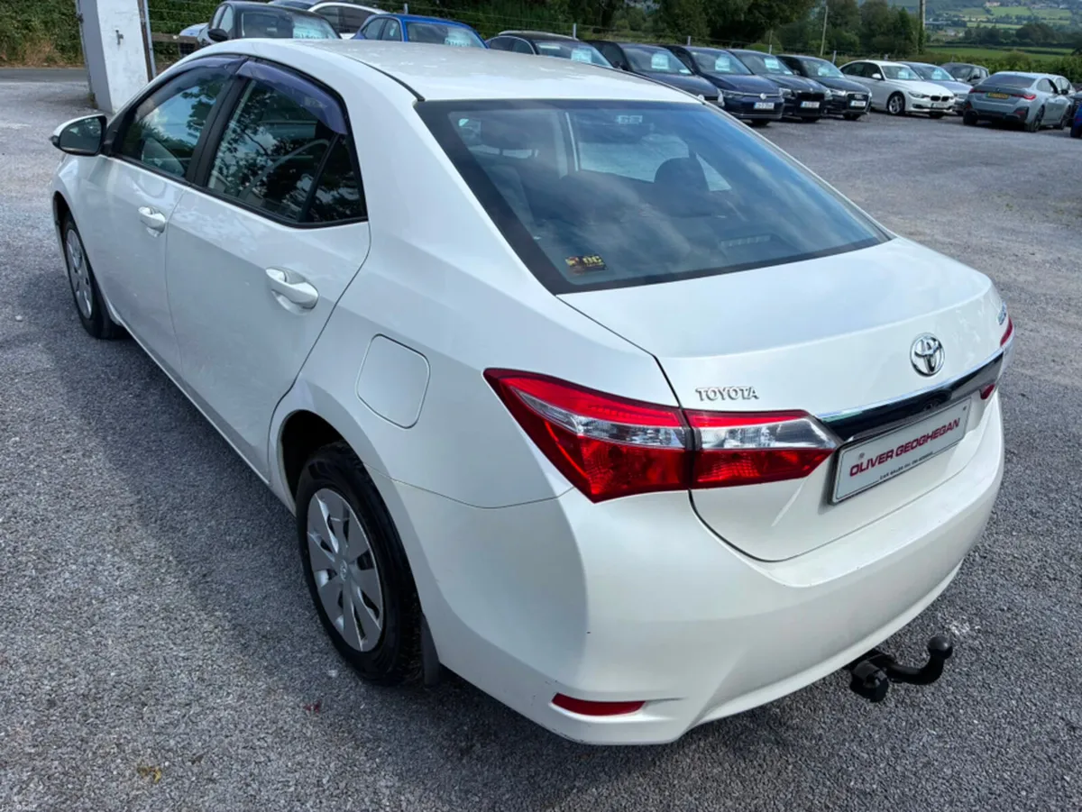 Toyota Corolla 1.4 D-4D TERRA 4DR - Image 2