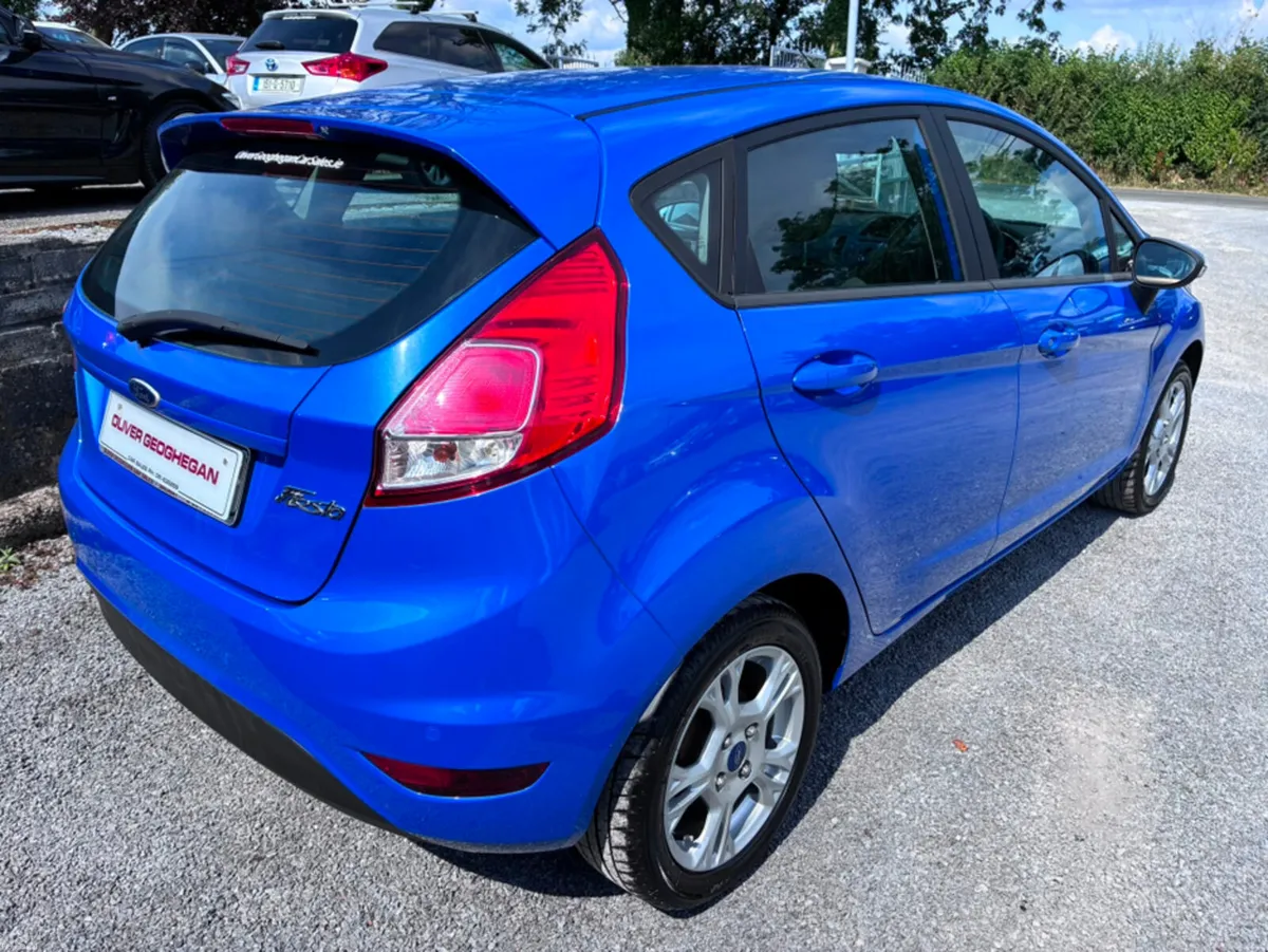 Ford Fiesta ZETEC 1.25 (LOW MILEAGE) - Image 2