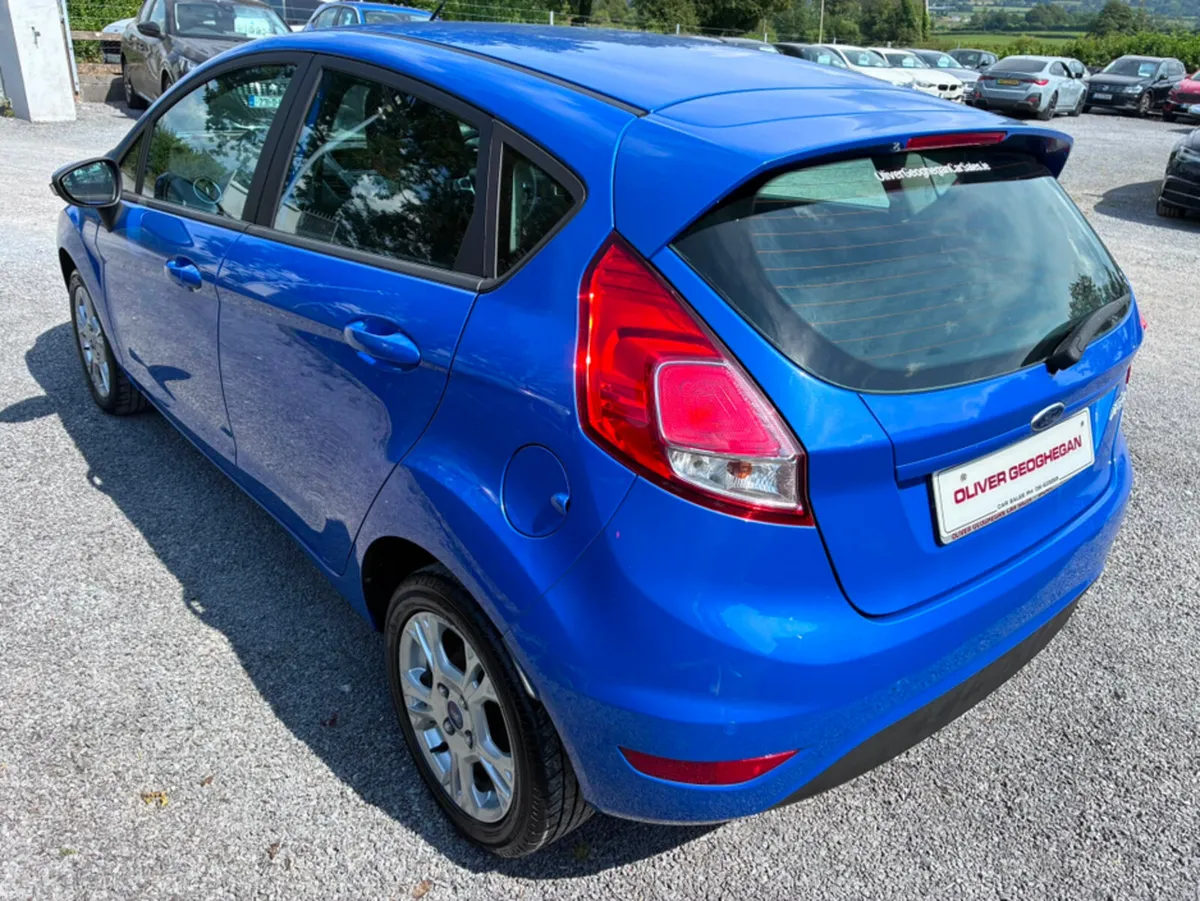 Ford Fiesta ZETEC 1.25 (LOW MILEAGE) - Image 3