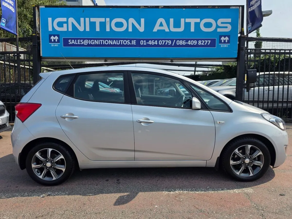 Hyundai ix20 1.4 PETROL DELUX, LOW MILES, 2 KEYS, - Image 2