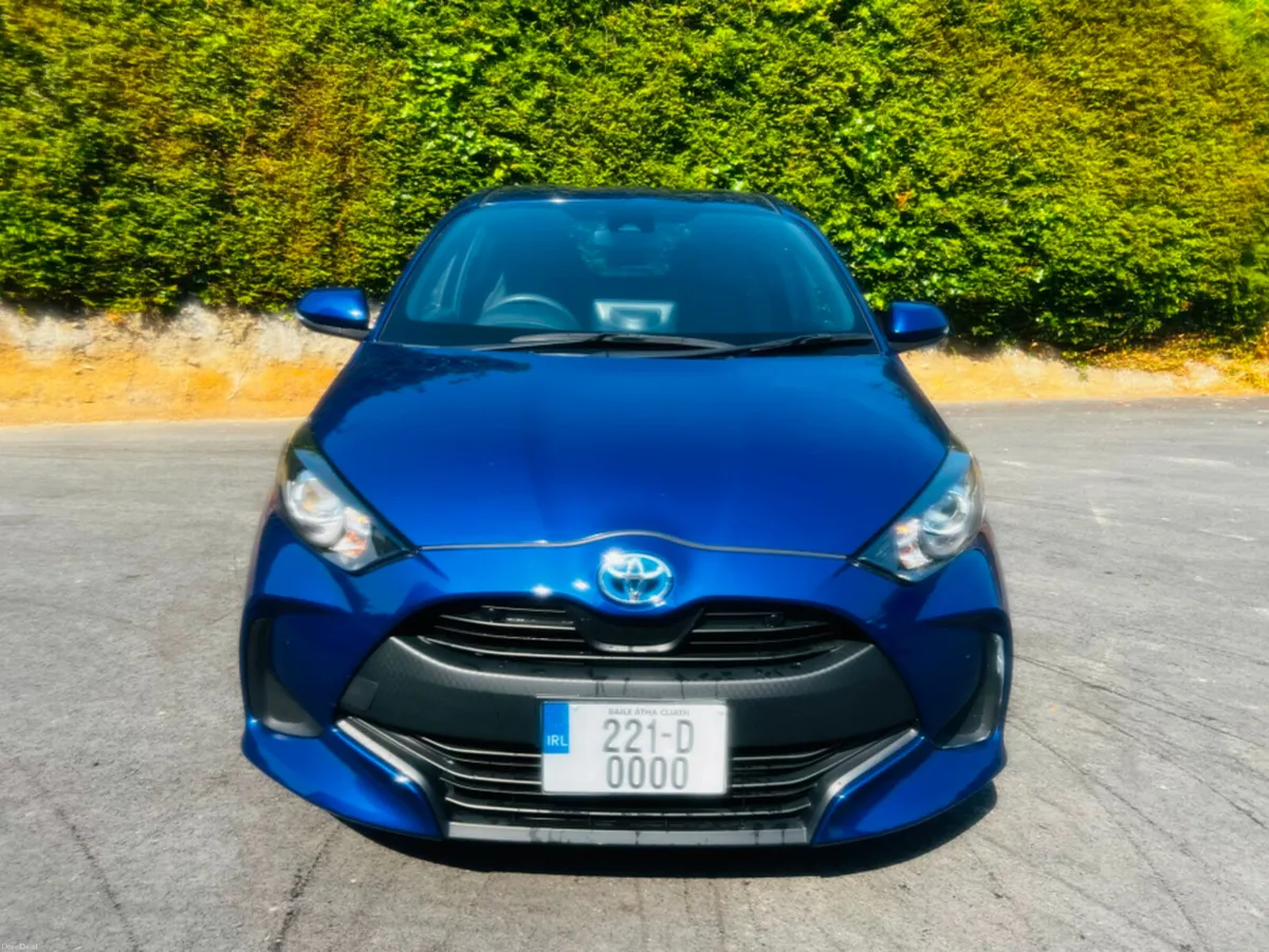 Toyota Yaris 1.5 HYBRID AUTOMATIC - Image 4