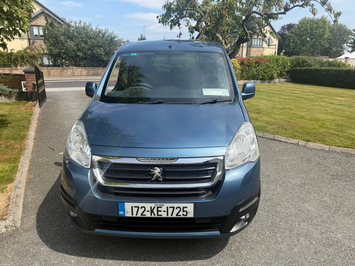 2017 Peugeot Partner Tepee AUTOMATIC low kilometre - Image 4