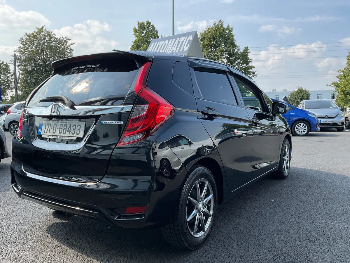 Honda Fit 2017 (40K mil) - Image 4
