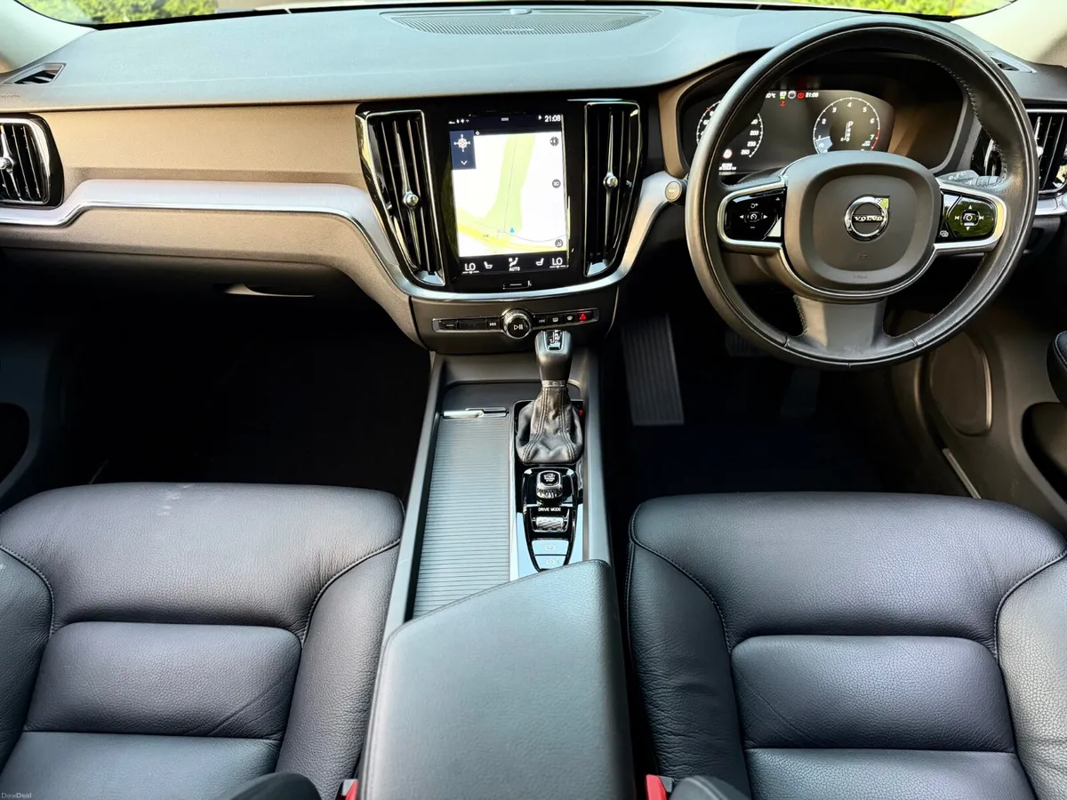 Volvo V60 2.0 Petrol 250BHP Great Spec low km - Image 6