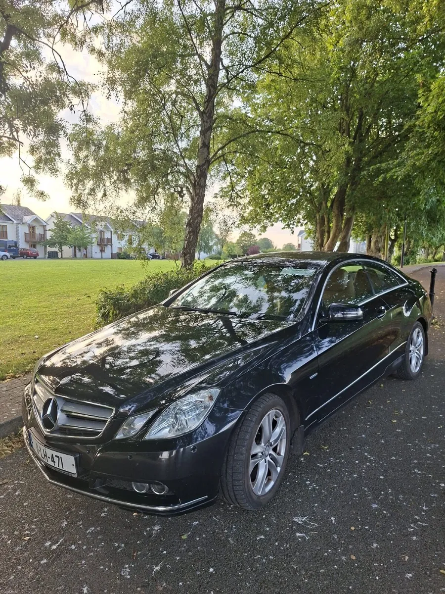 Mercedes-Benz E-Class 2011 - Image 3