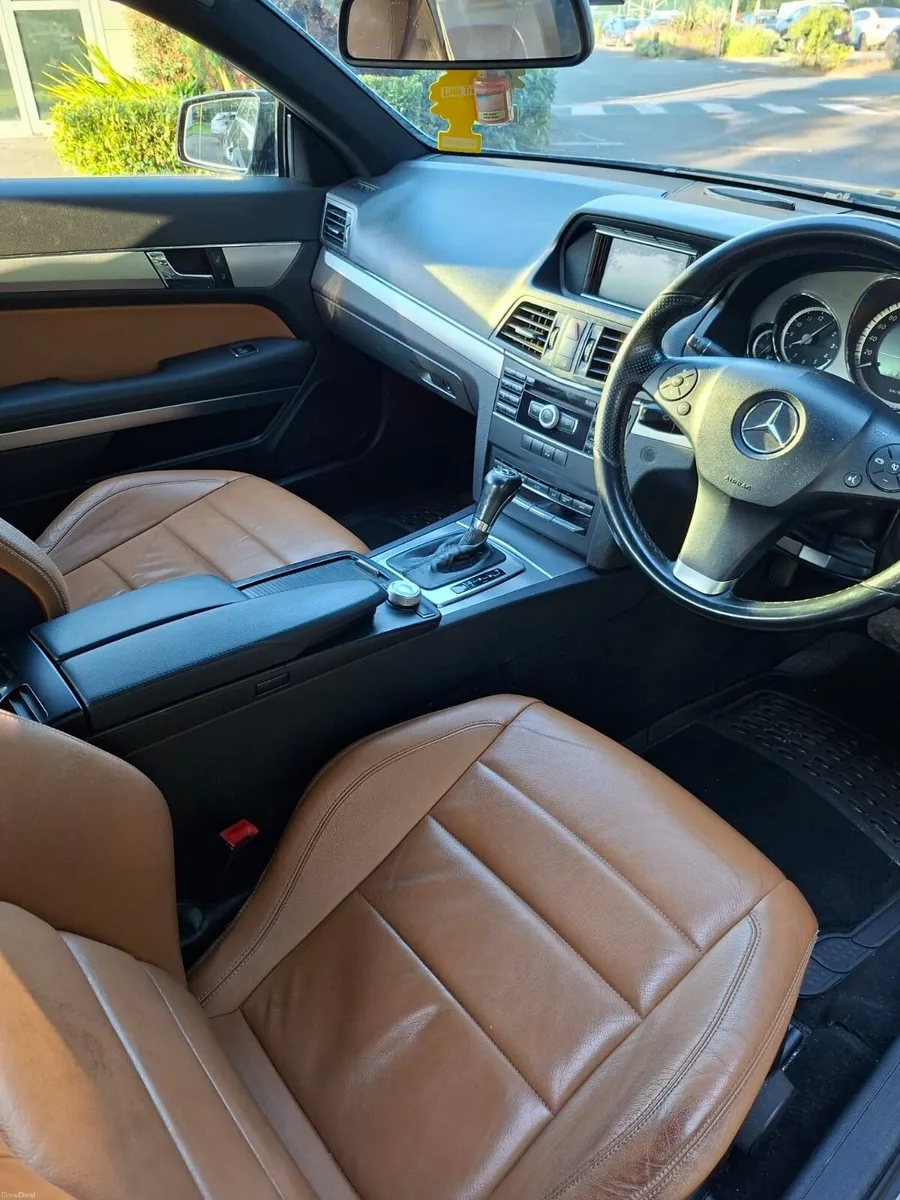 Mercedes-Benz E-Class 2011 - Image 5