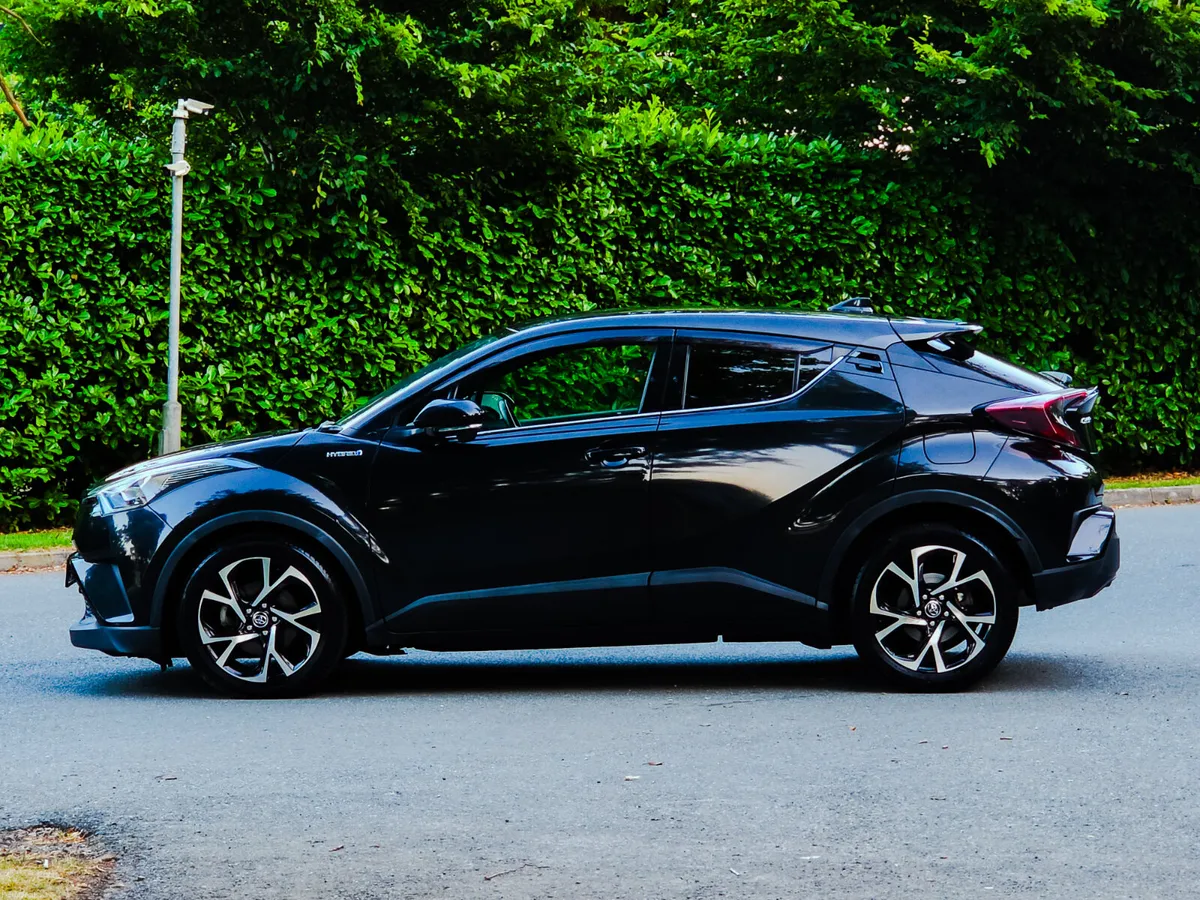 2017 Toyota C-HR 1.8 Petrol Hybrid Leather Package - Image 6