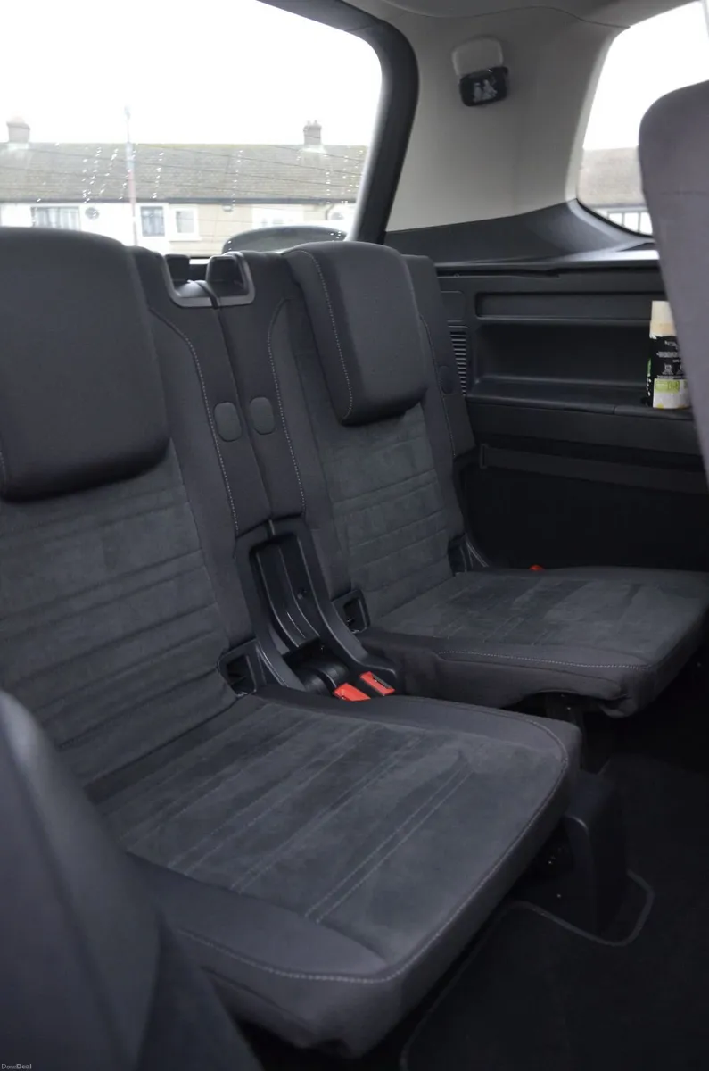 **LOW MILEAGE** Volkswagen Touran Highline 2019 - Image 4