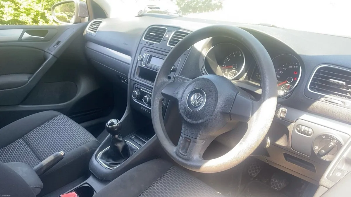2009 Volkswagen Golf s READ ADD - Image 4