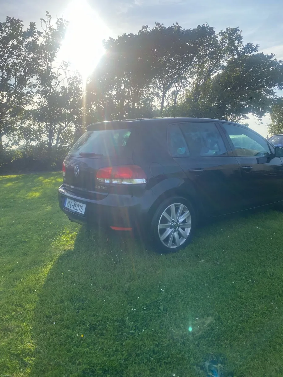 Volkswagen Golf 2010 - Image 2