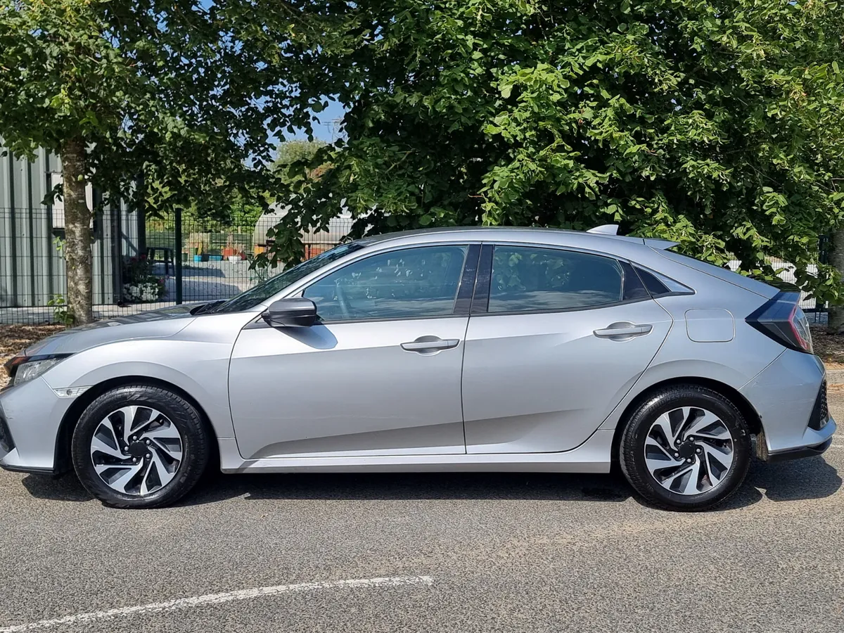 €11900 Honda Civic 2019 diesel ⛽️ nct&tax €11900 - Image 6