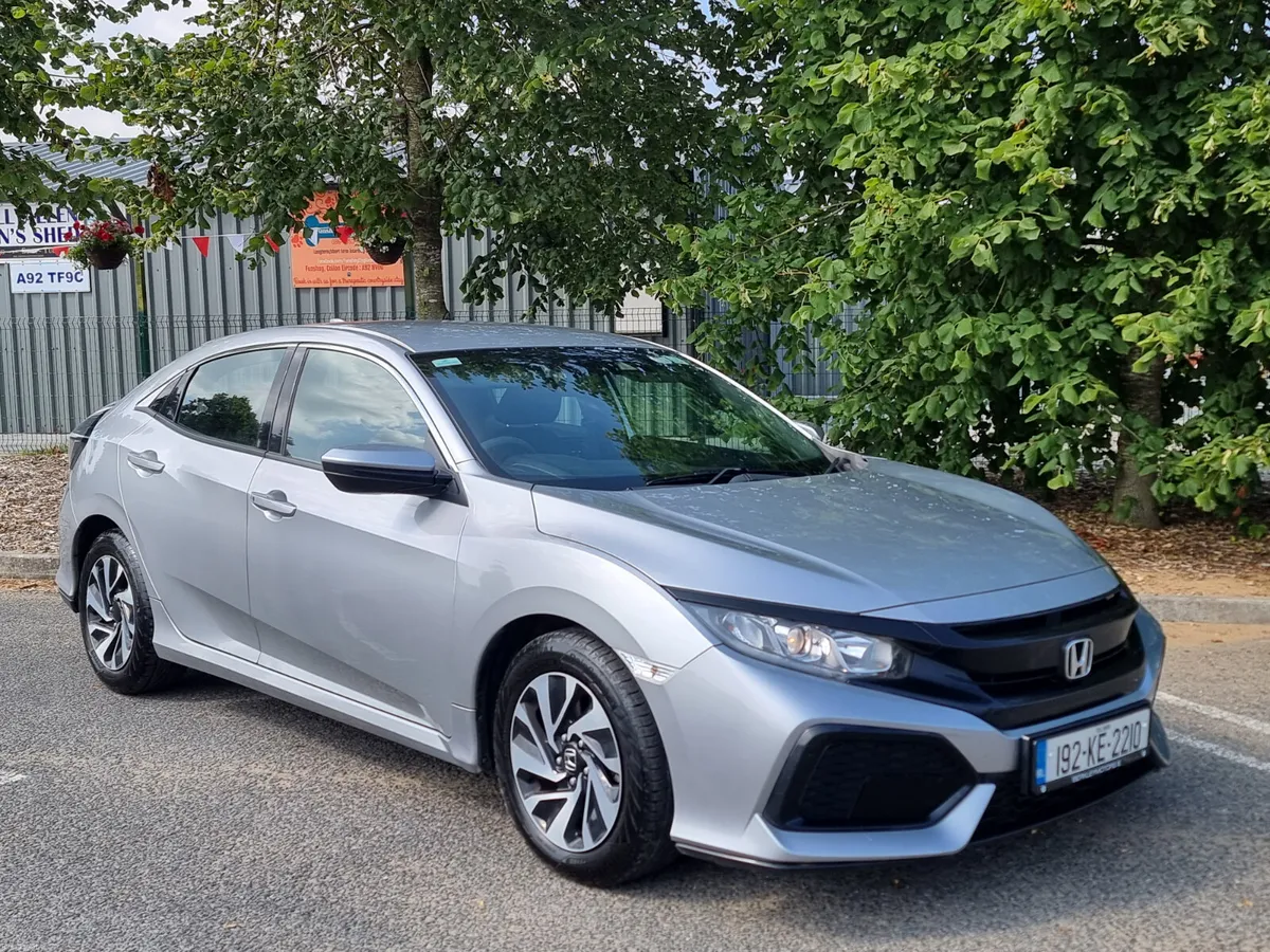 €11900 Honda Civic 2019 diesel ⛽️ nct&tax €11900 - Image 1