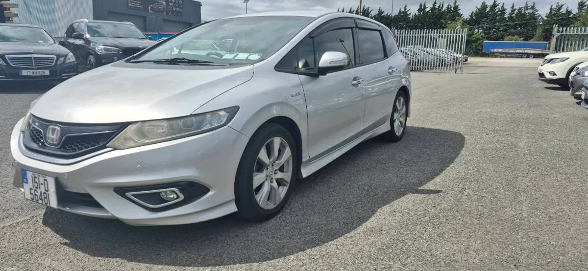 Honda Jade - Automatic - 6 seats - Image 3