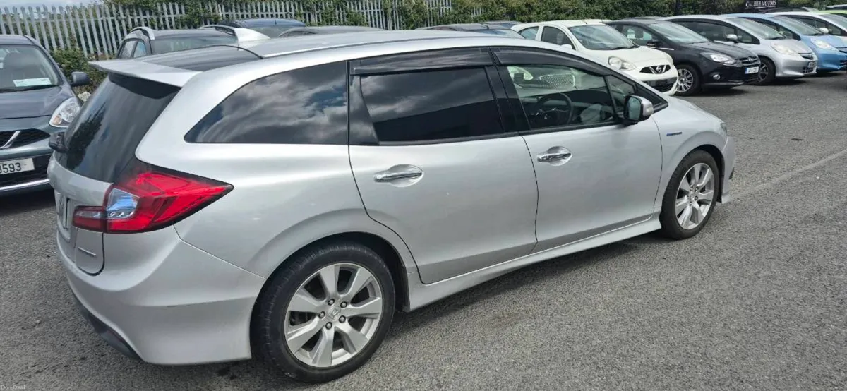 Honda Jade - Automatic - 6 seats - Image 6