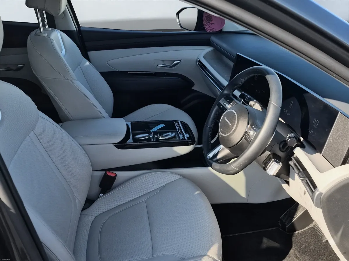 Hyundai Tucson Executive Hybrid - Image 3