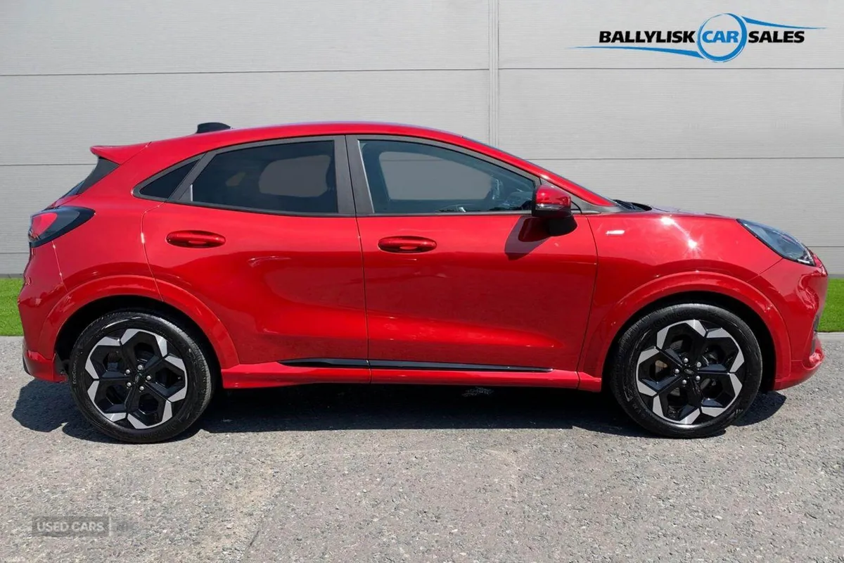 Ford Puma 1.0T 155PS ST-Line X Auto in Fantastic R - Image 3