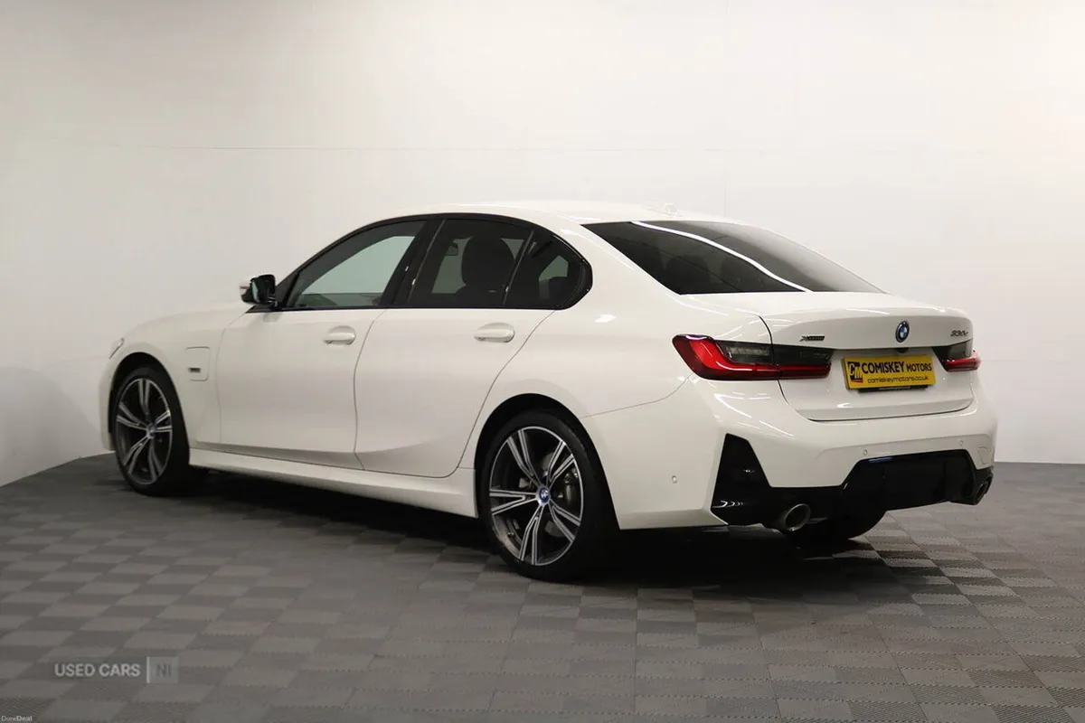 BMW 3-Series 330e M Sport - Image 5