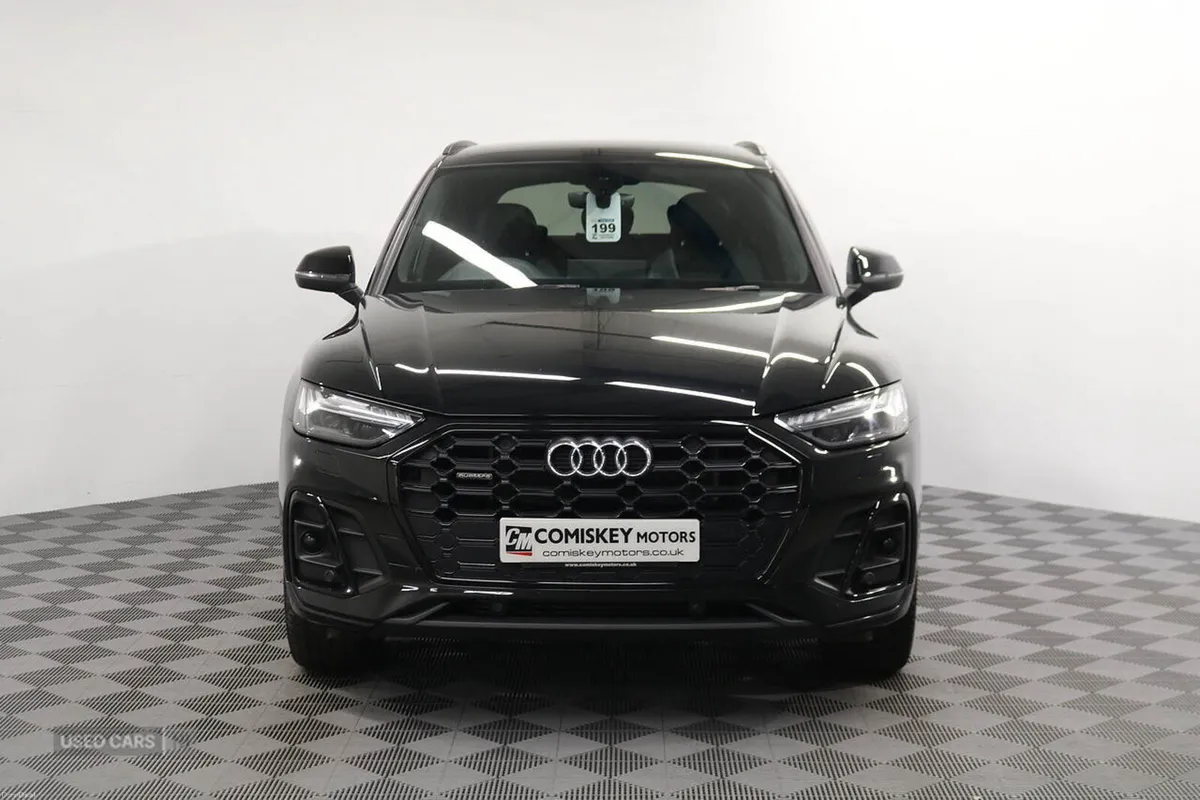 Audi Q5 TFSIe Edition 1 - Image 2