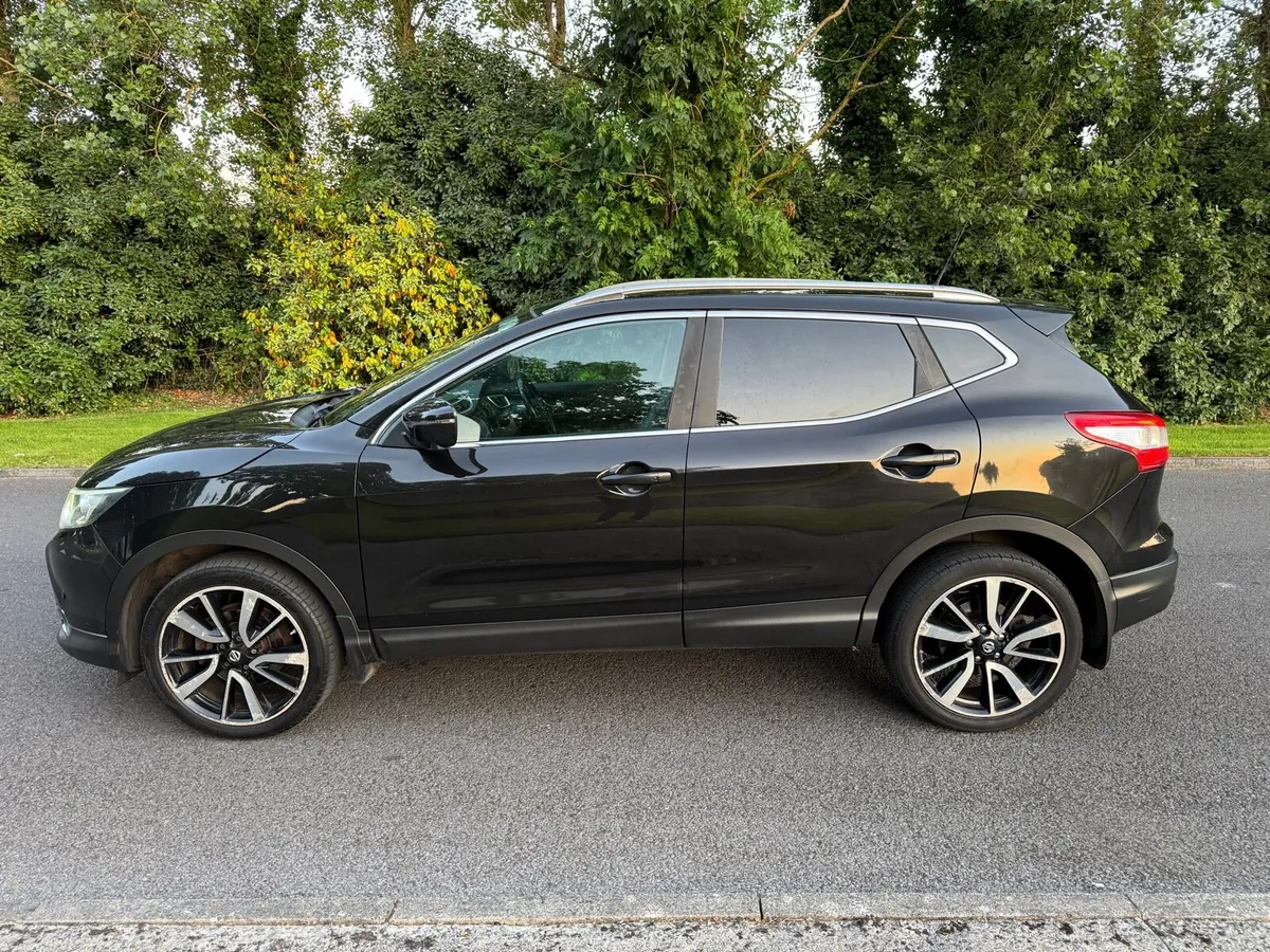 Nissan Qashqai Tekna - Top Spec - Image 3