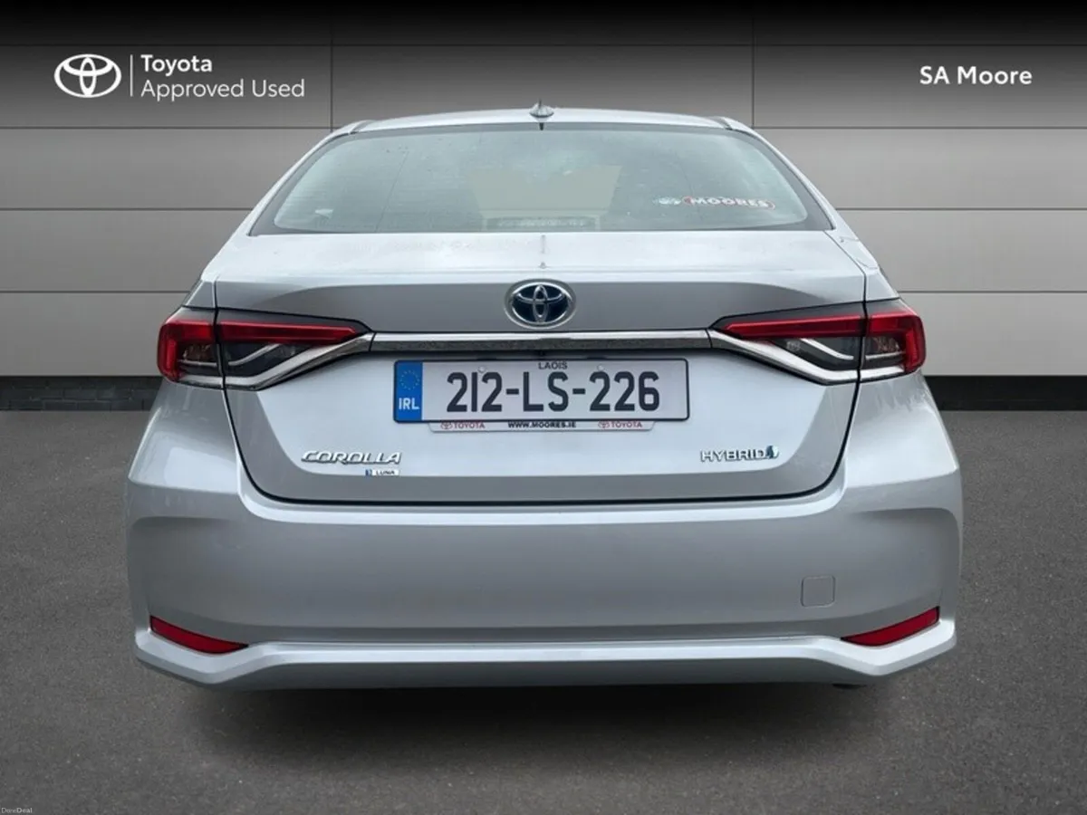 Toyota Corolla HYBRID LUNA SALOON - Image 4