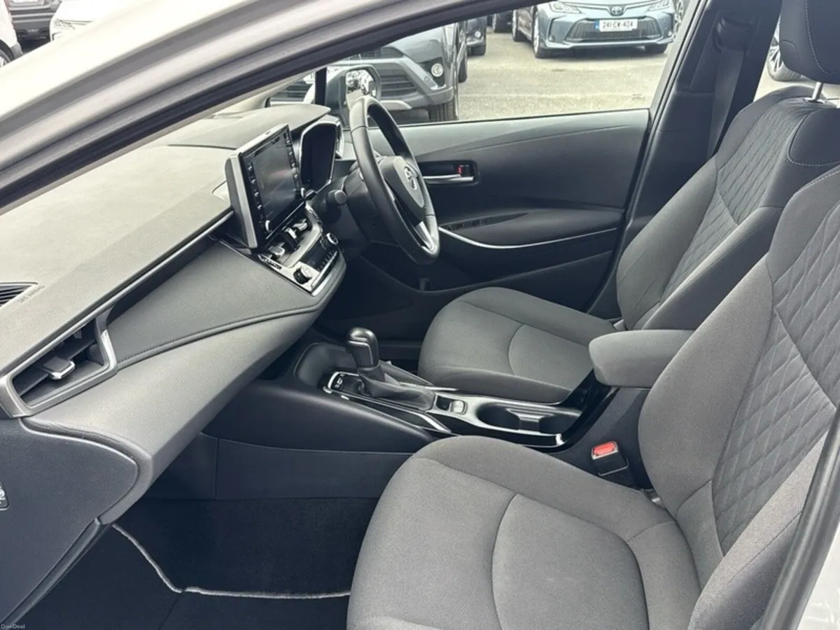 Toyota Corolla HYBRID LUNA SALOON - Image 6