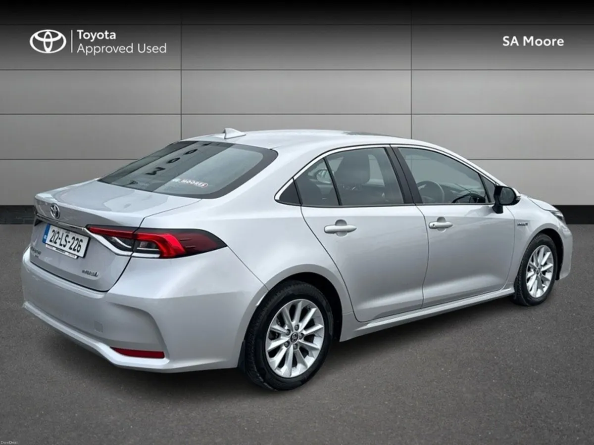 Toyota Corolla HYBRID LUNA SALOON - Image 2