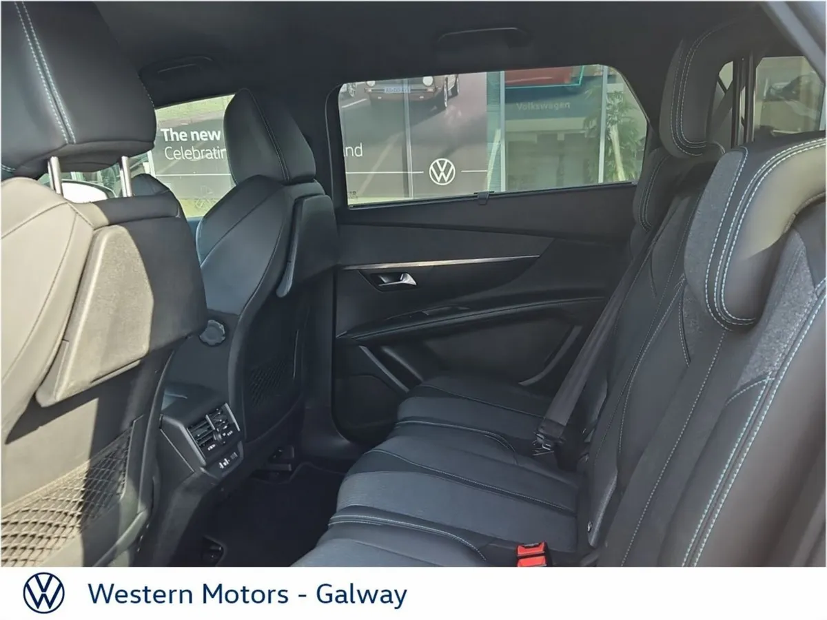 Peugeot 5008 1.5 BlueHDi 130bhp Allure Auto - 1 OW - Image 6