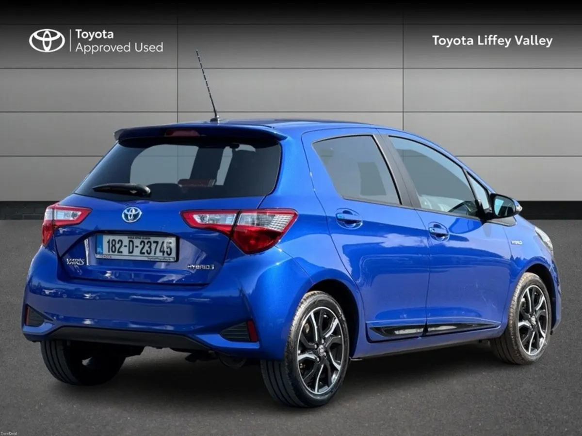 Toyota Yaris YARIS HYBRID DESIGN - Image 2