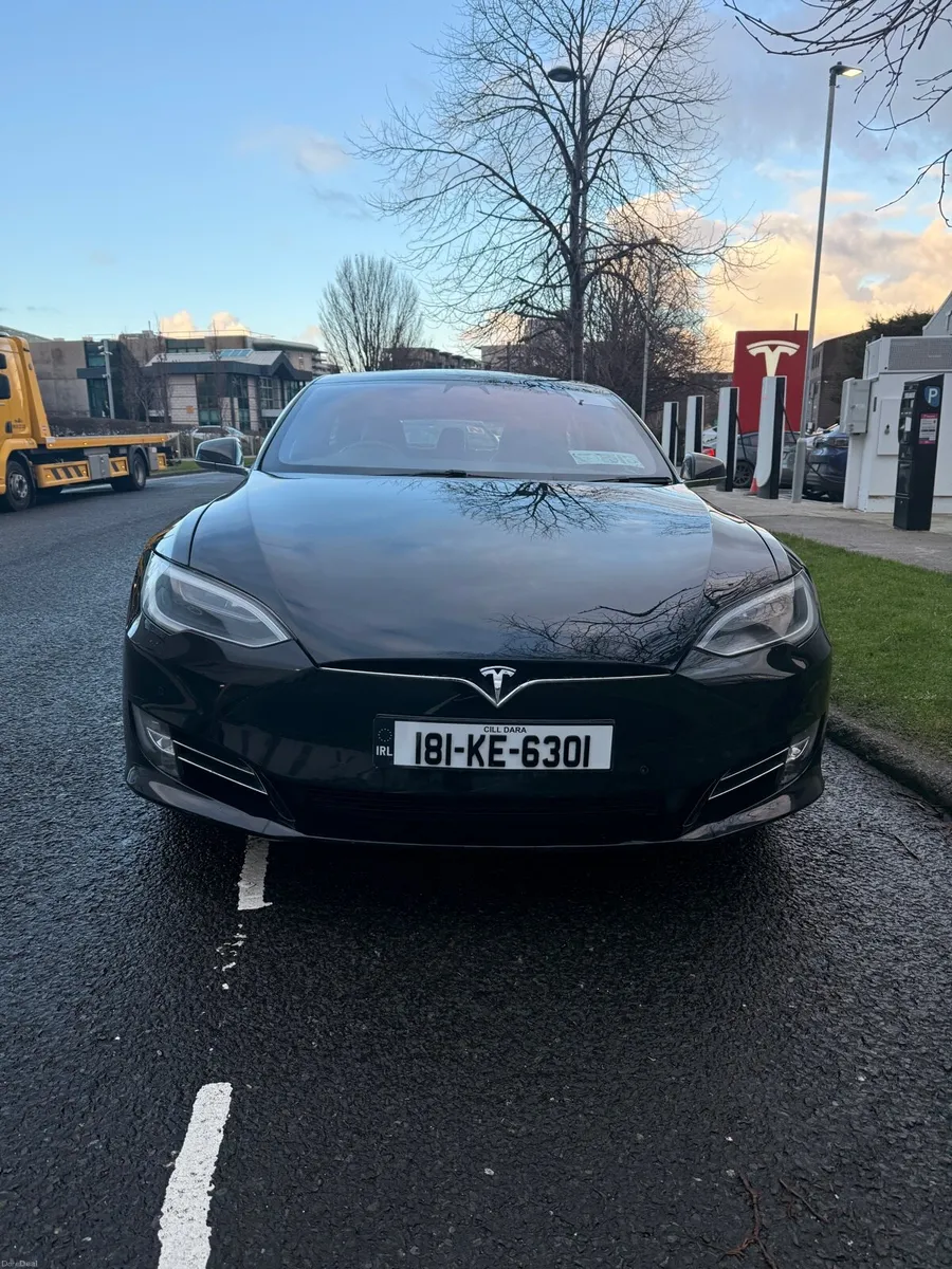 TESLA MODEL S - Image 1