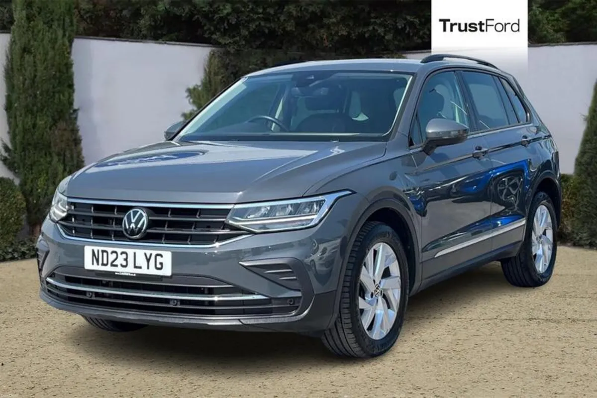 Volkswagen Tiguan 1.5 TSI 150 Life 5dr DSG **REAR - Image 5