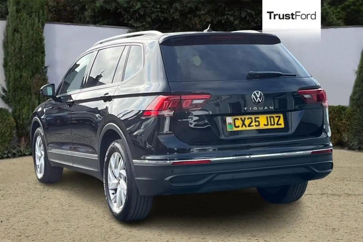 Volkswagen Tiguan Allspace Life - Image 2