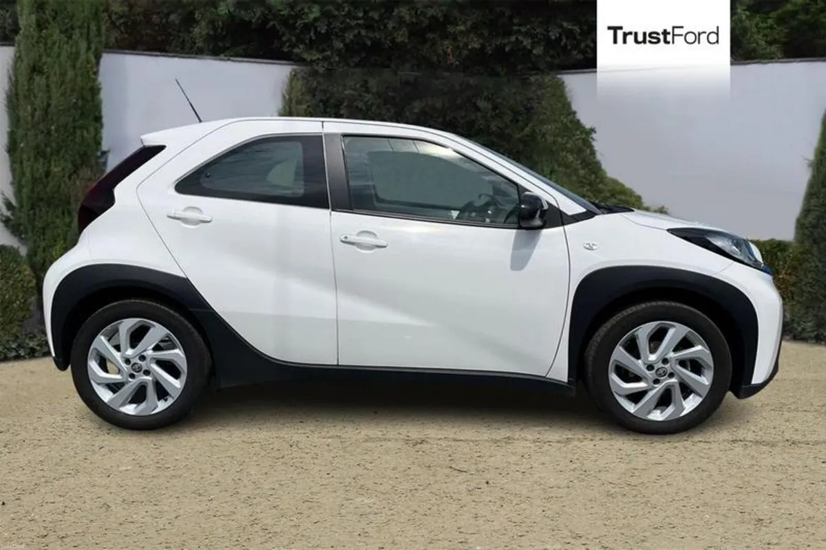 Toyota Aygo X Pure - Image 3