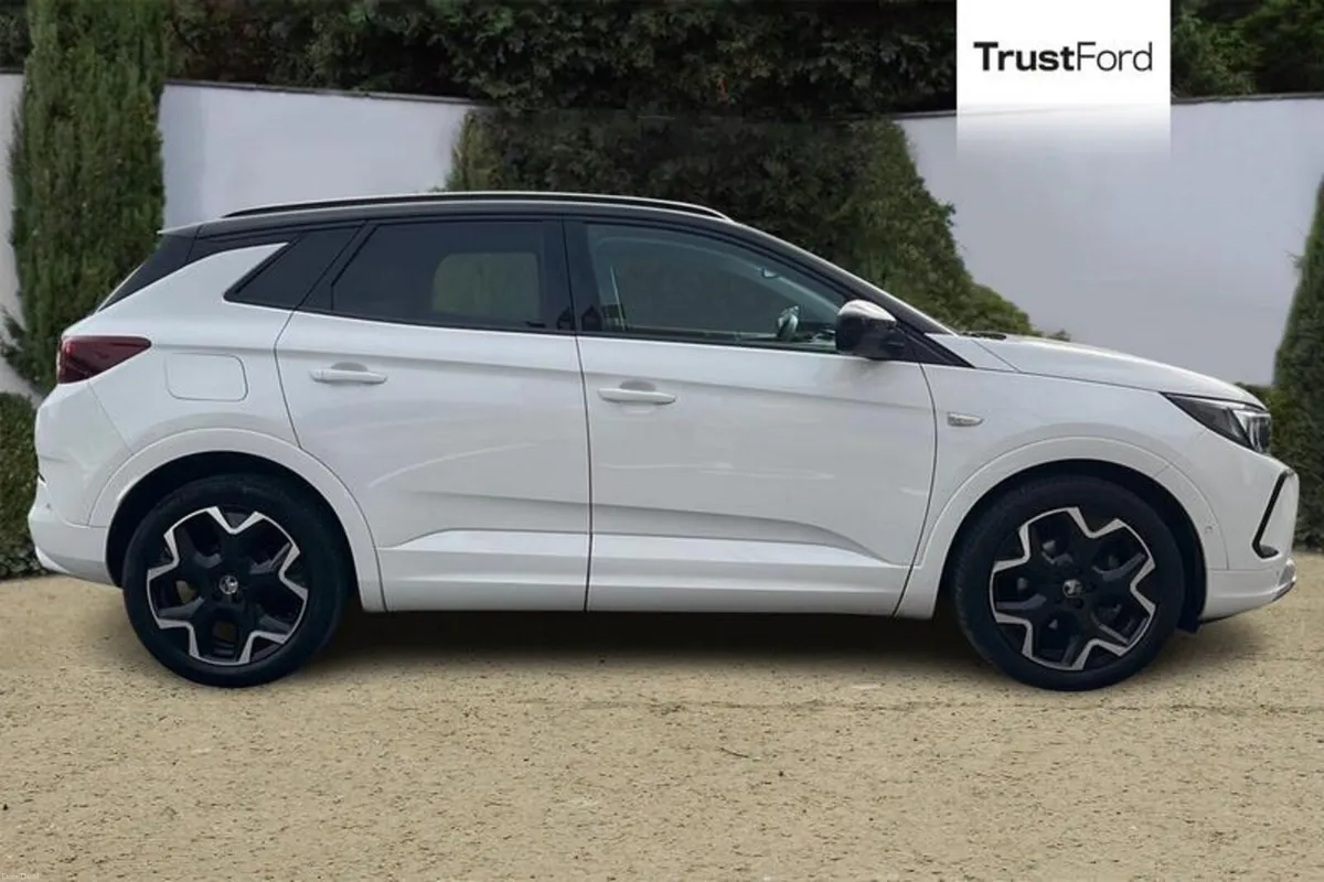 Vauxhall Grandland Ultimate - Image 3