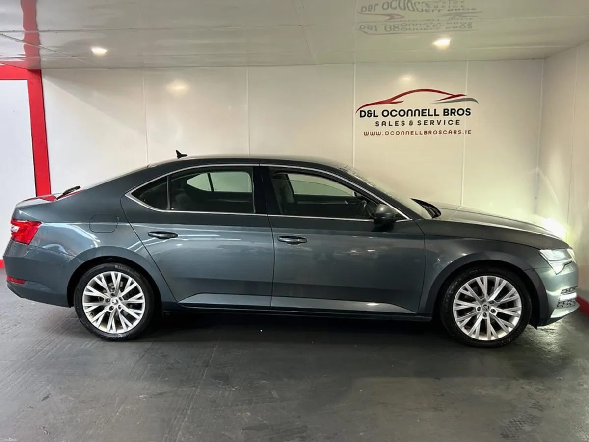 Skoda Superb STYLE 1.6 TDI 120HP DSG 4DR AUTO - Image 4