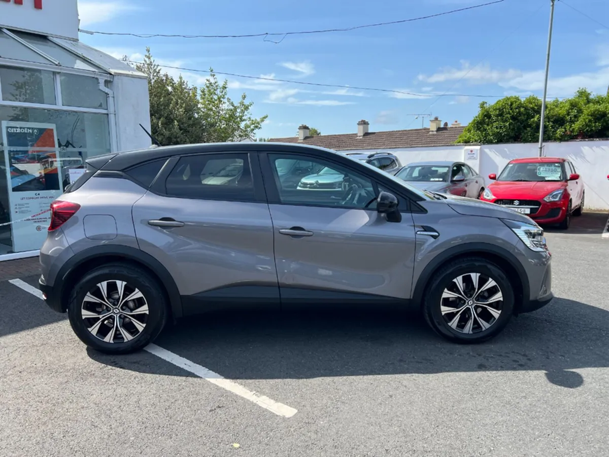 Renault Captur LIMITED EDITION NAEB TCE 90 5DR - Image 2