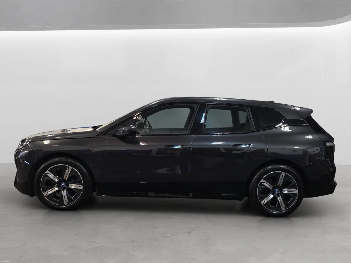 2025 BMW IX XDRIVE 40 M-SPORT. - Image 4