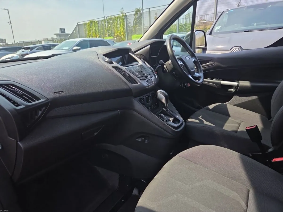 Ford Tourneo Connect 1.5 Zetec *WHEEL CHAIR ACCESS - Image 4
