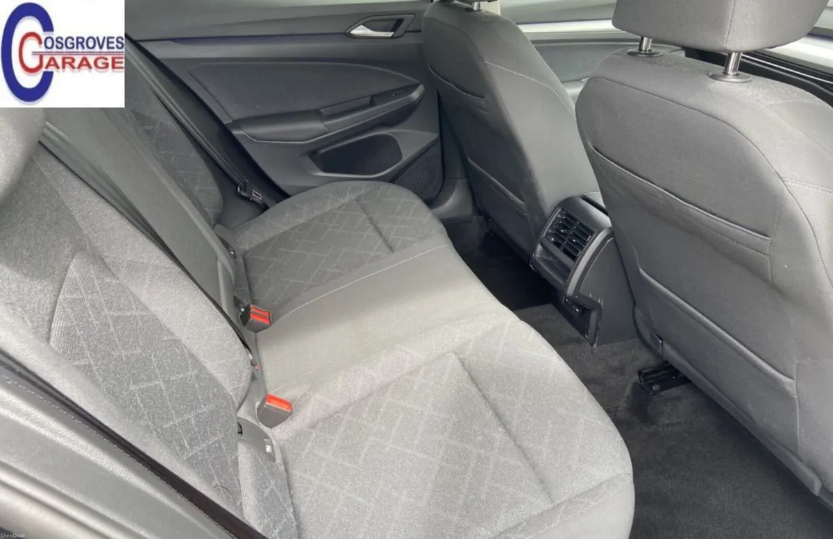 Volkswagen Golf 2023 - Image 4