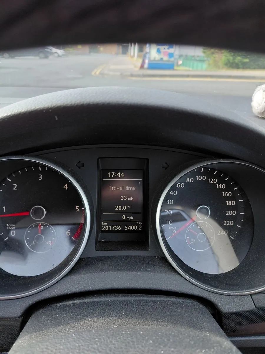 Volkswagen Golf 2012 - Image 2