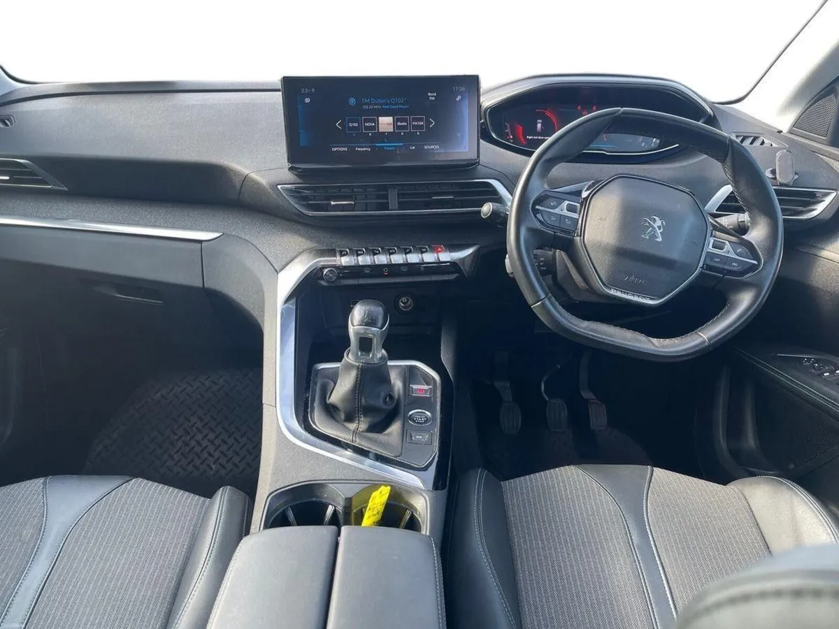Peugeot 5008 1.5 BlueHDi 130bhp Allure - Image 2