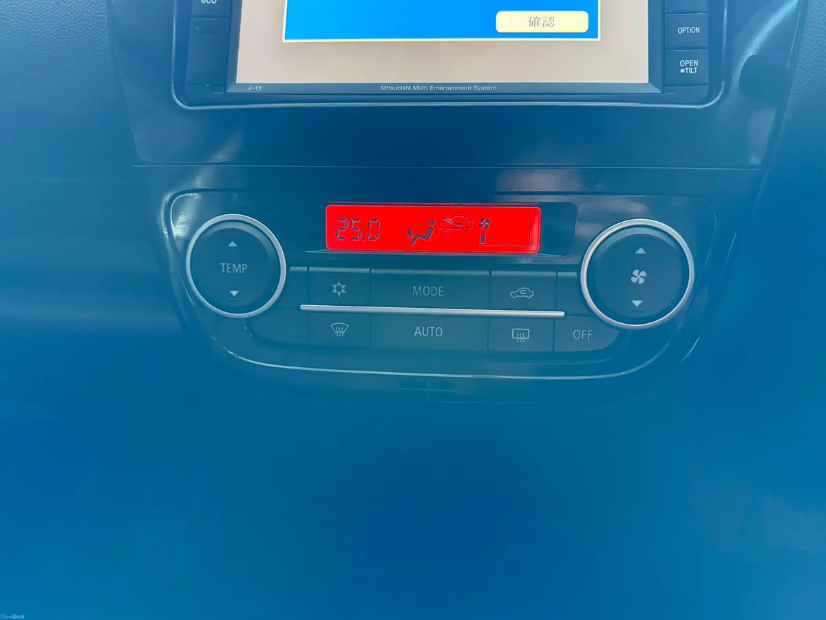 Mitsubishi Mirage 2013 Automatic !! - Image 6