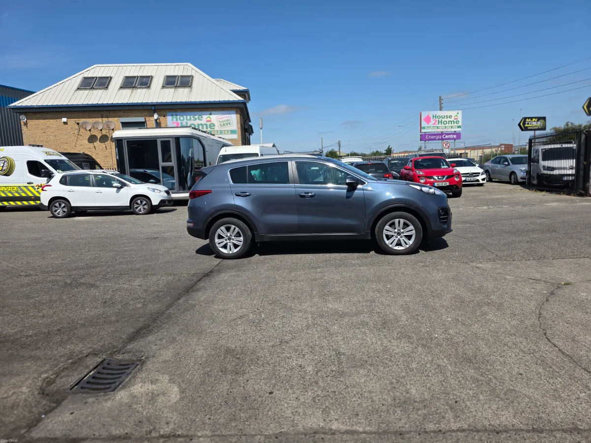 Kia Sportage 1.7 Diesel PLATINUM - Image 2