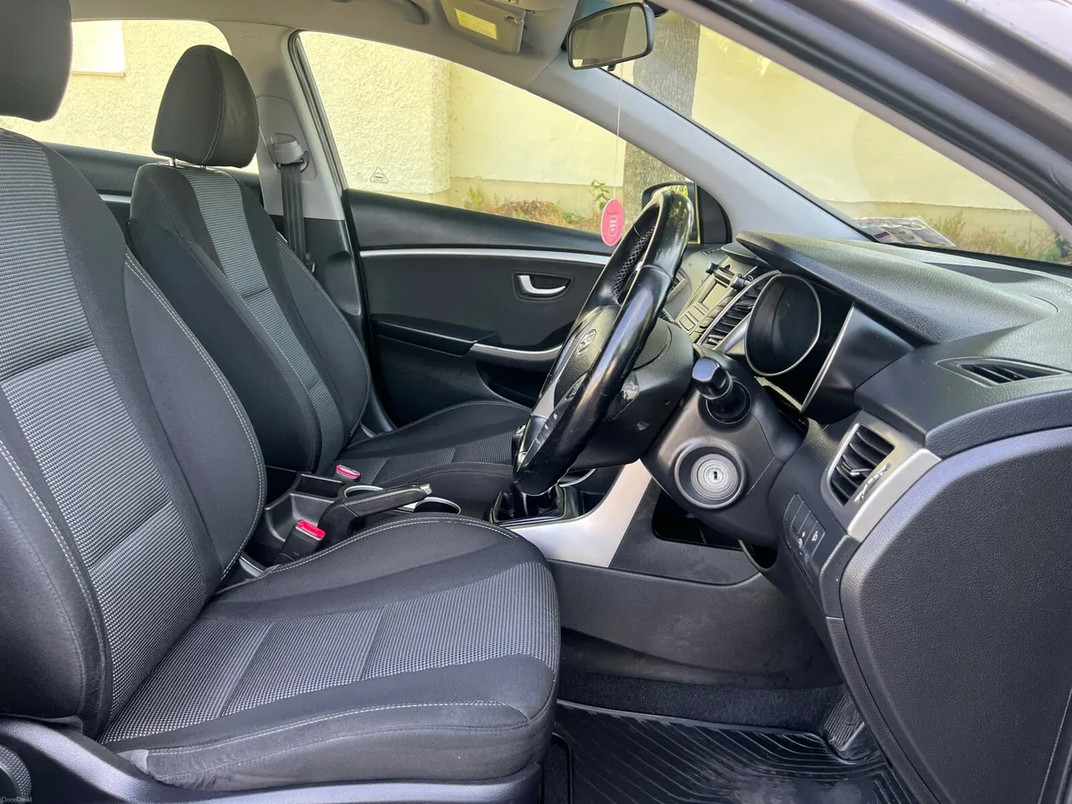 Hyundai i30 1.4 Petrol,Full History,Stunning Car - Image 3