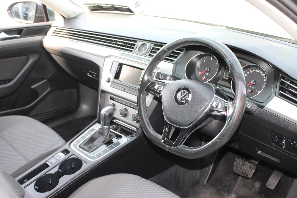 VW PASSAT 1.6 TDI  AUTOMATIC - IRISH NEW - NEW NCT - Image 6