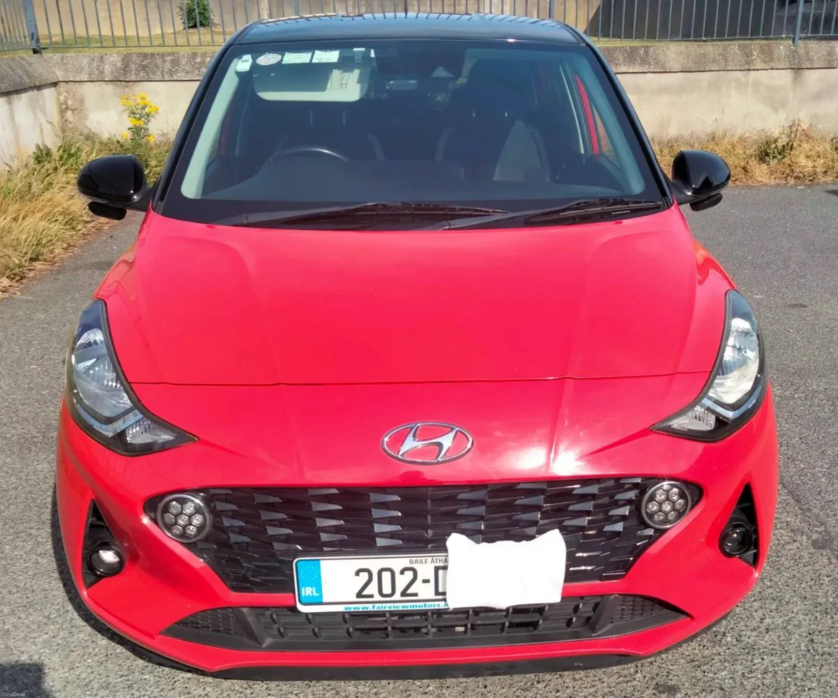 Hyundai i10 Deluxe Plus TwoTone - Image 3