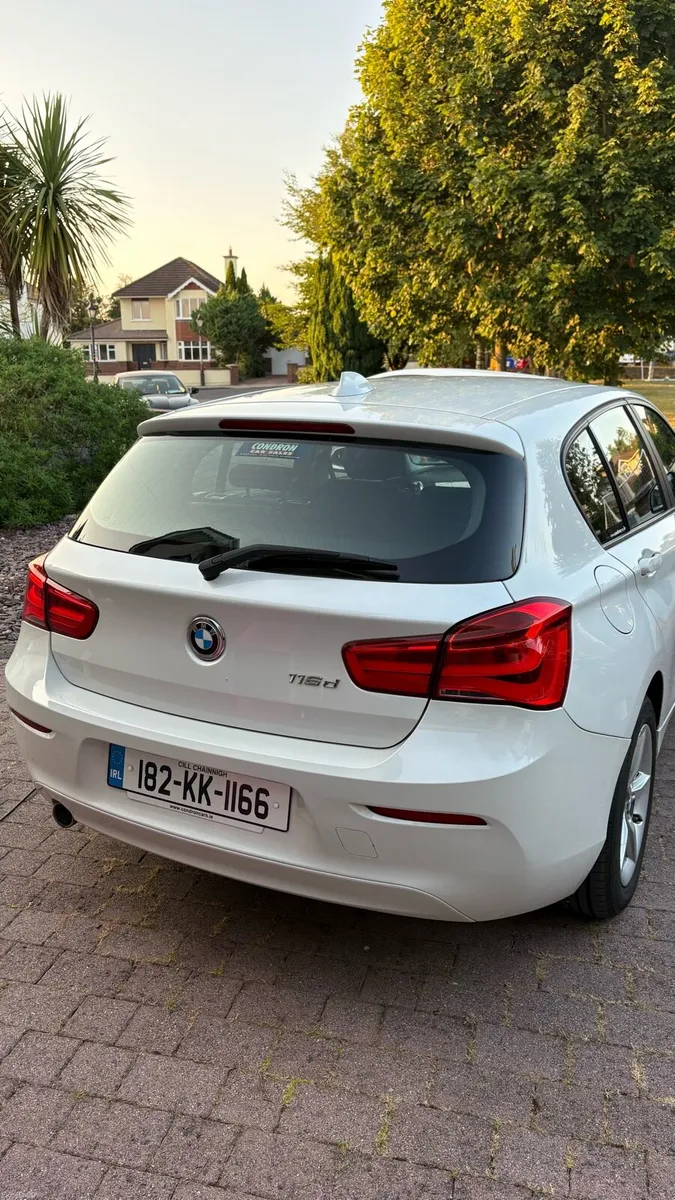 182 White BMW 1 Series - Image 4
