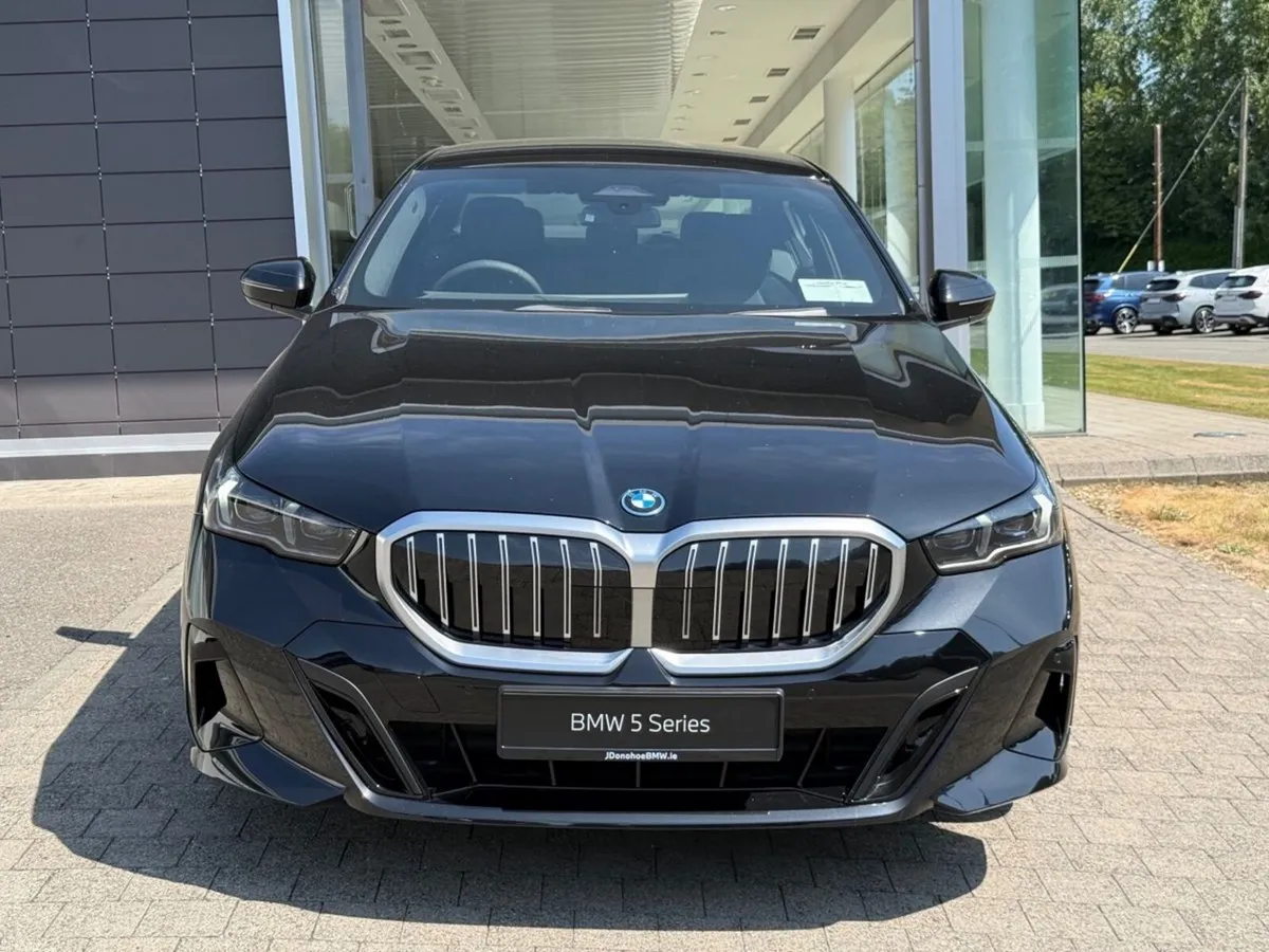 BMW 5-Series 530e M Sport Saloon - Image 6