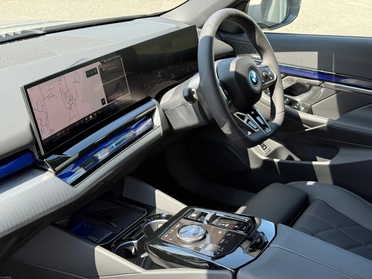 BMW 5-Series 530e M Sport Saloon - Image 6